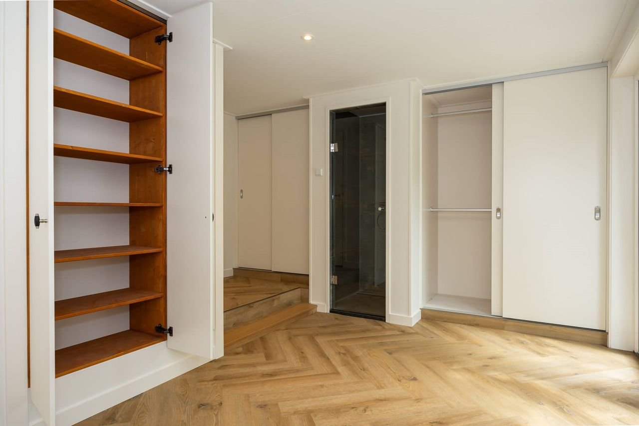 Vrijstaand wonen met eigen aanlegsteiger - Afbeelding 35