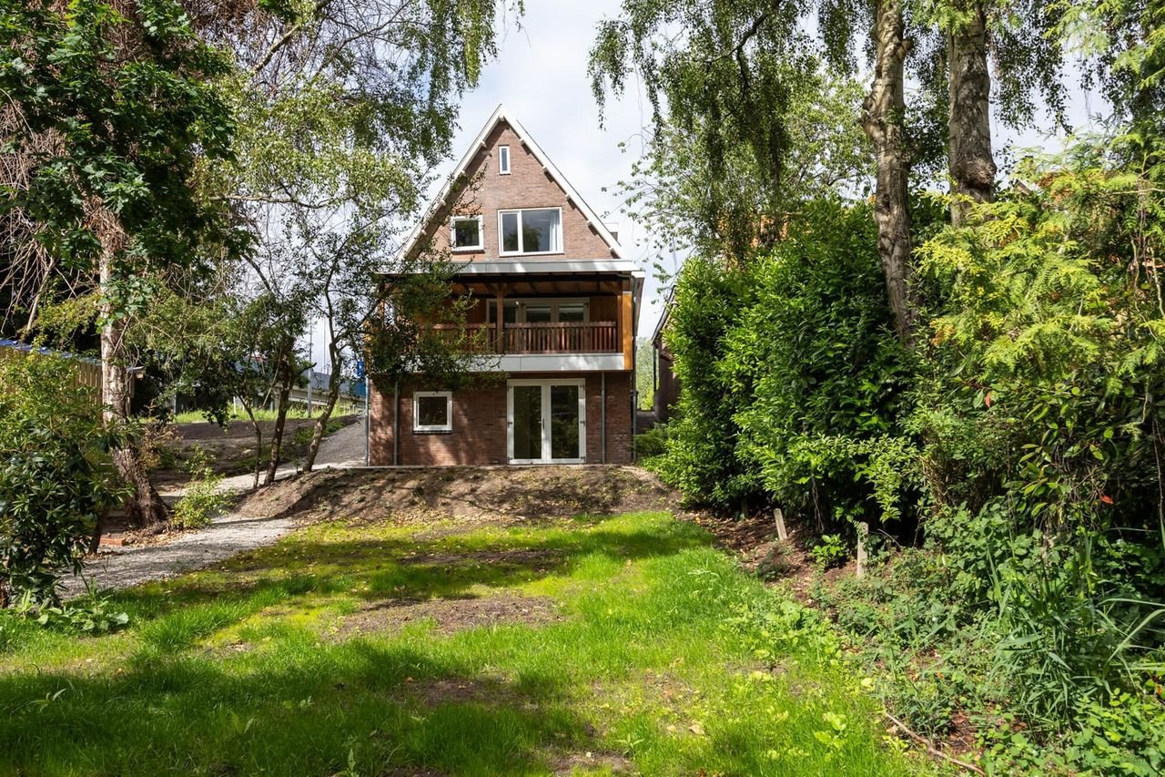 Vrijstaand wonen met eigen aanlegsteiger - Afbeelding 3