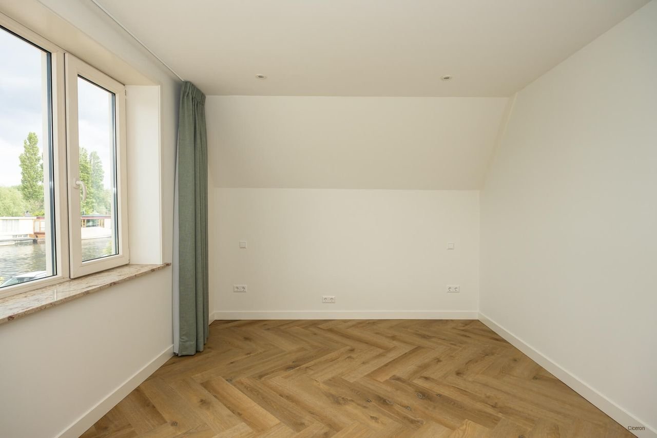 Vrijstaand wonen met eigen aanlegsteiger - Afbeelding 46