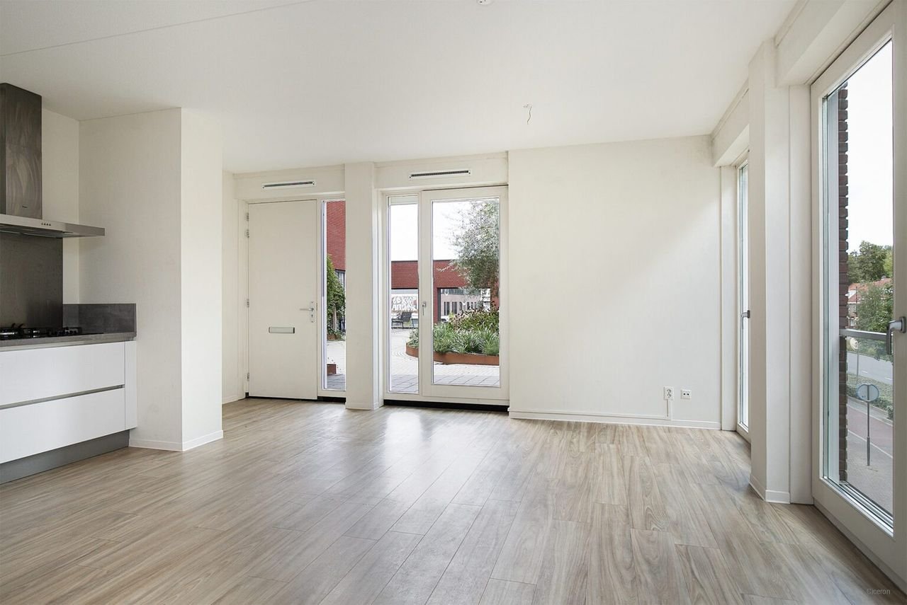 Stadswoning met eigen parkeerplaats - Afbeelding 3