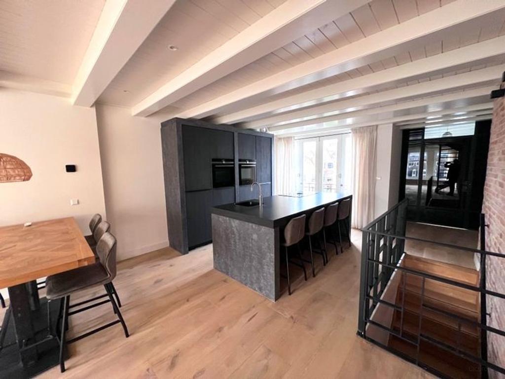 Three Bedrooms and Rooftop Terrace in Jordaan - Image 2