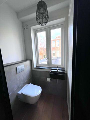 Three Bedrooms and Rooftop Terrace in Jordaan - Image 10