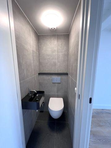 Three Bedrooms and Rooftop Terrace in Jordaan - Image 22