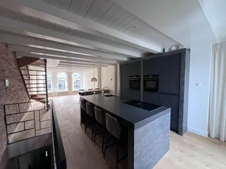 Renovated Jordaan apartment with roof terrace