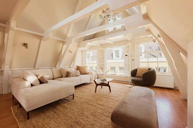 Living in a historic monument in the Jordaan - Image 1