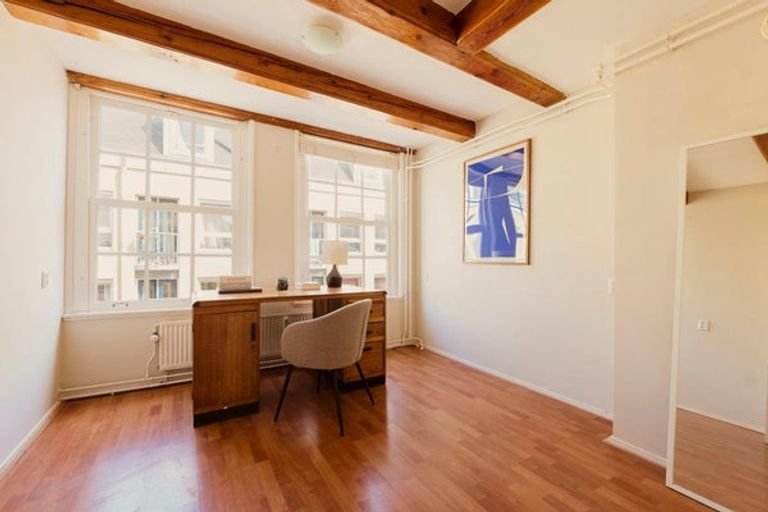 Living in a historic monument in the Jordaan - Image 5