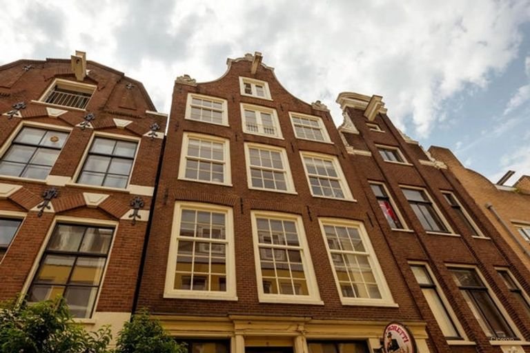 Living in a historic monument in the Jordaan - Image 2