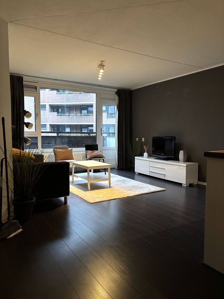 Furnished 3-room apartment in Stadsdriehoek - Image 1