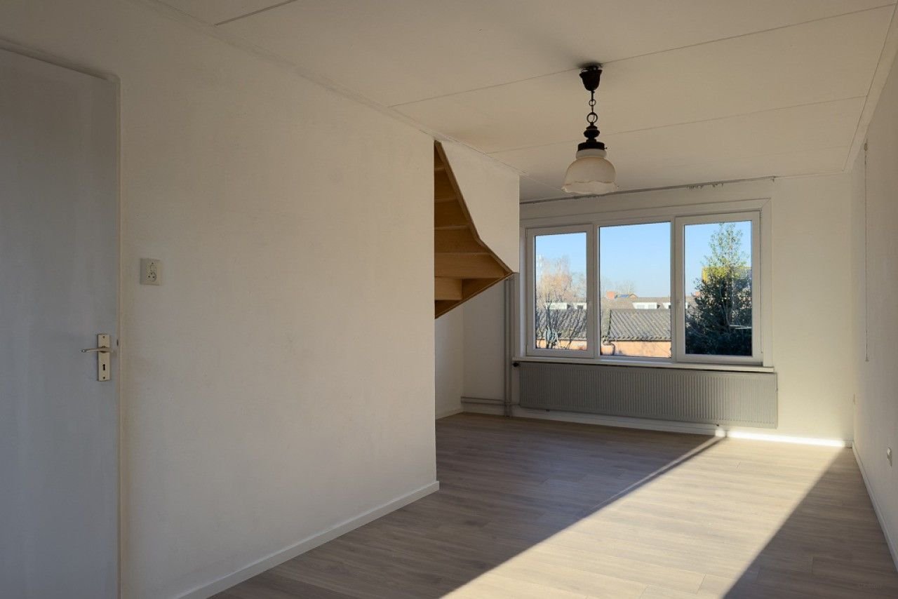 Fijne woning met garage en nieuwe keuken - Afbeelding 10