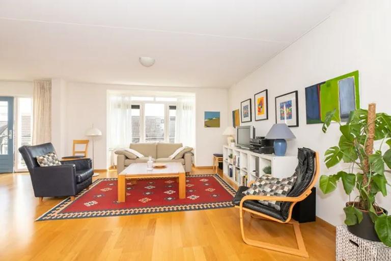 Furnished two-bedroom apartment with balcony - Image 3