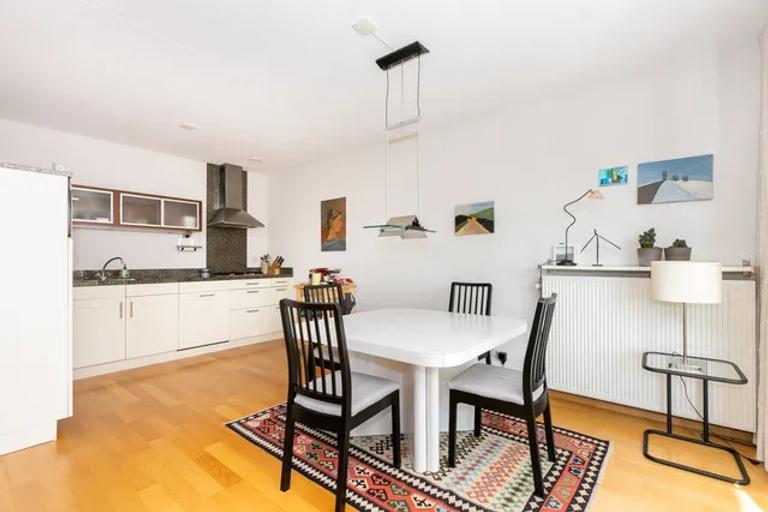 Furnished two-bedroom apartment with balcony - Image 4