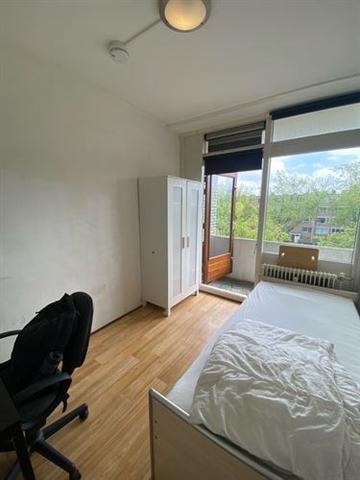Furnished Student Room with Balcony - Image 2