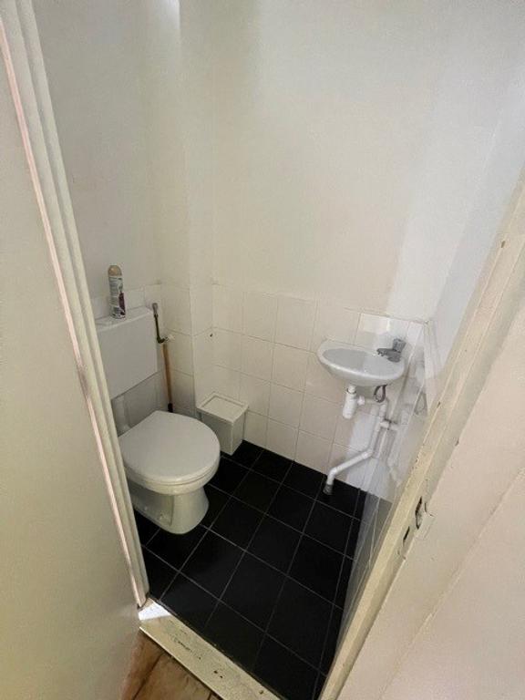 Furnished Student Room with Balcony - Image 4