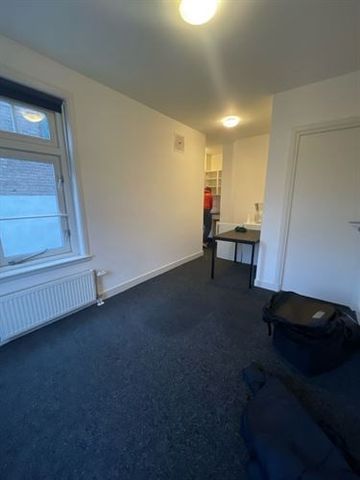 Studio met eigen keuken en terras - Afbeelding 4