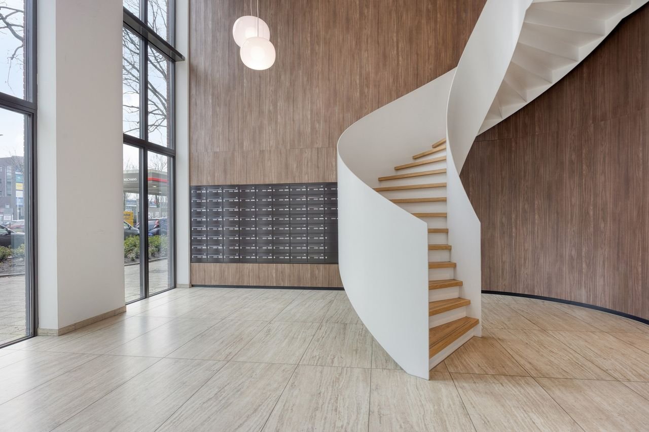 Spacious 4-room apartment Leiden - Image 10