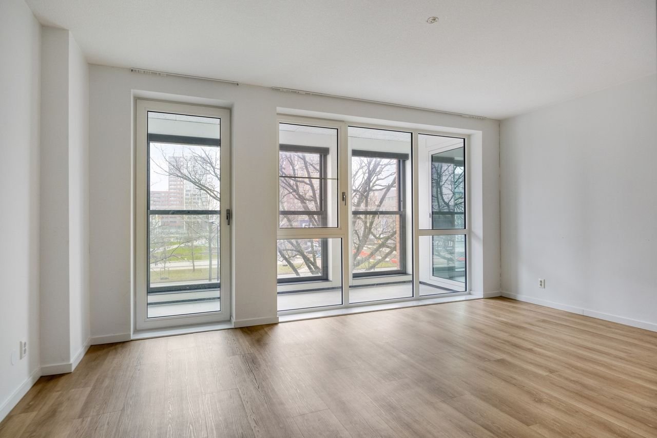 Spacious 4-room apartment Leiden - Image 30