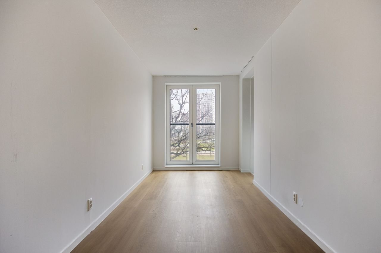 Spacious 4-room apartment Leiden - Image 35