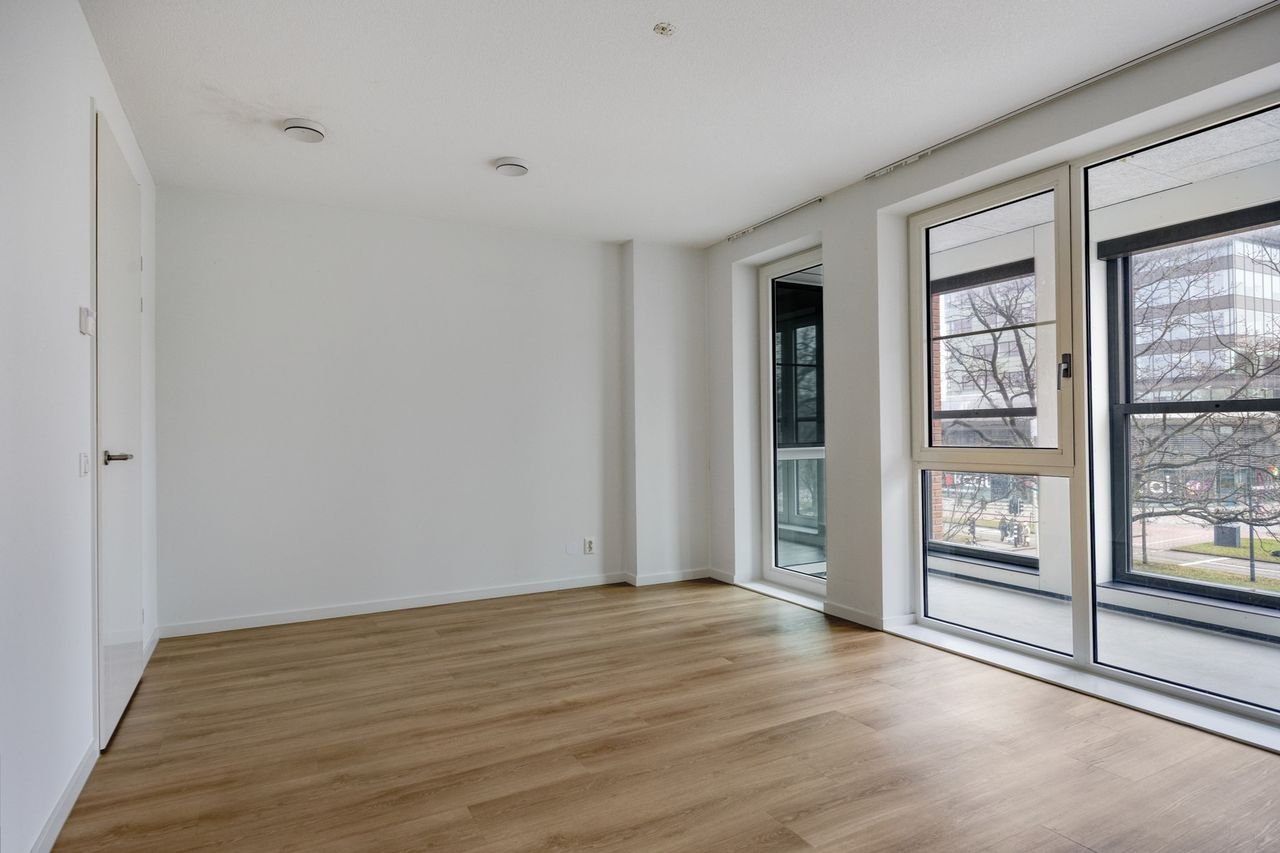 Spacious 4-room apartment Leiden - Image 31