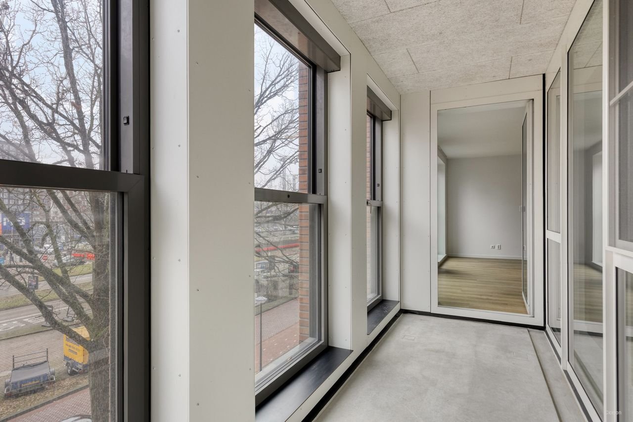 Spacious 4-room apartment Leiden - Image 29