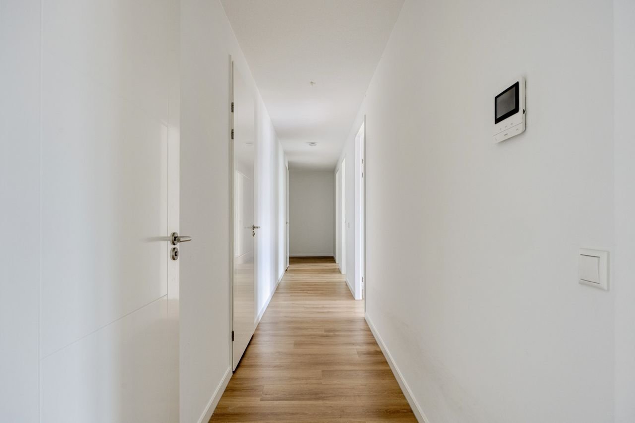 Spacious 4-room apartment Leiden - Image 18