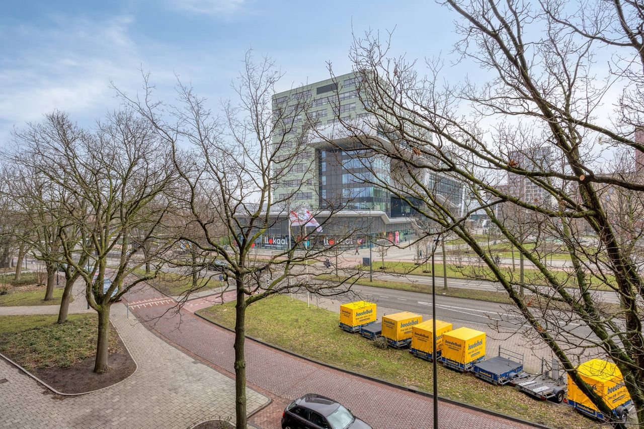 Spacious 4-room apartment Leiden - Image 51