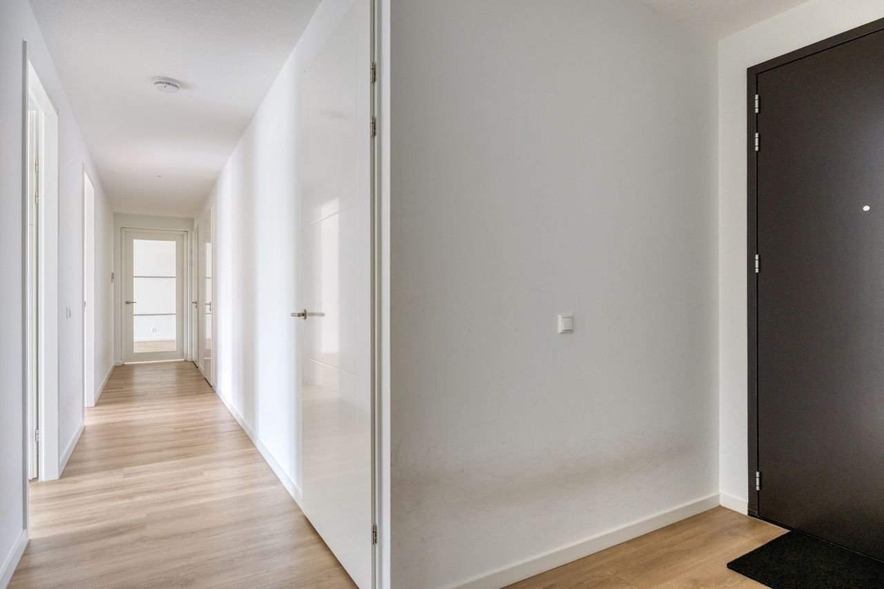 Spacious 4-room apartment Leiden - Image 16