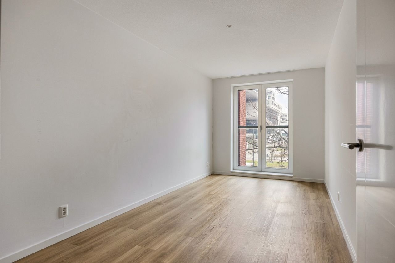 Spacious 4-room apartment Leiden - Image 37