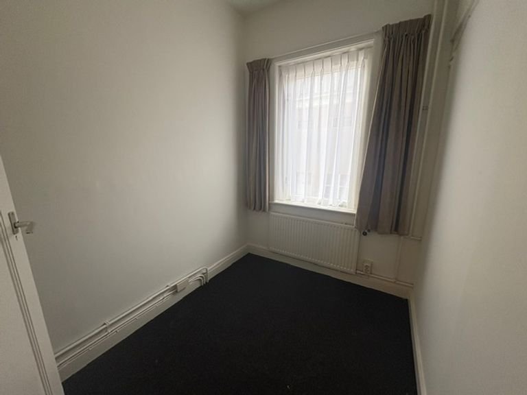 Hoekwoning Utrecht-Oost met tuin en parkeren - Afbeelding 15