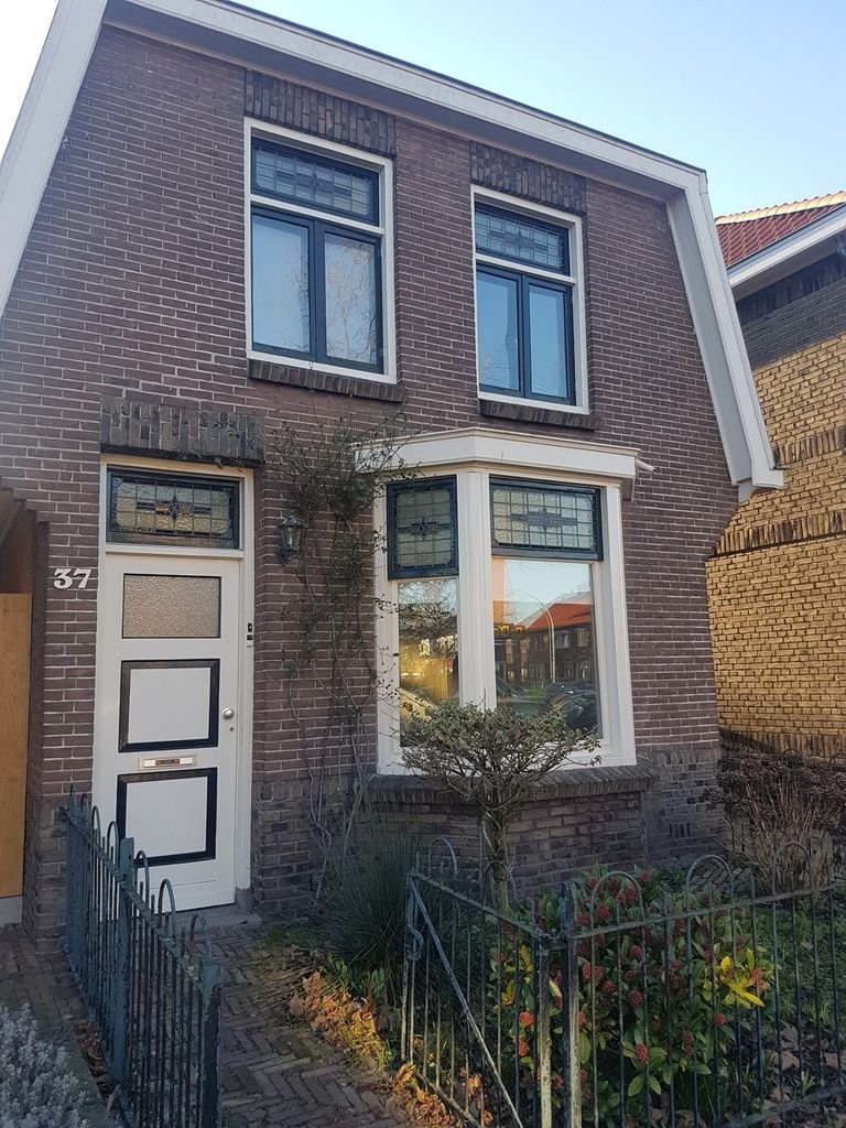 Vrijstaand wonen met tuin in Almelo - Afbeelding 1