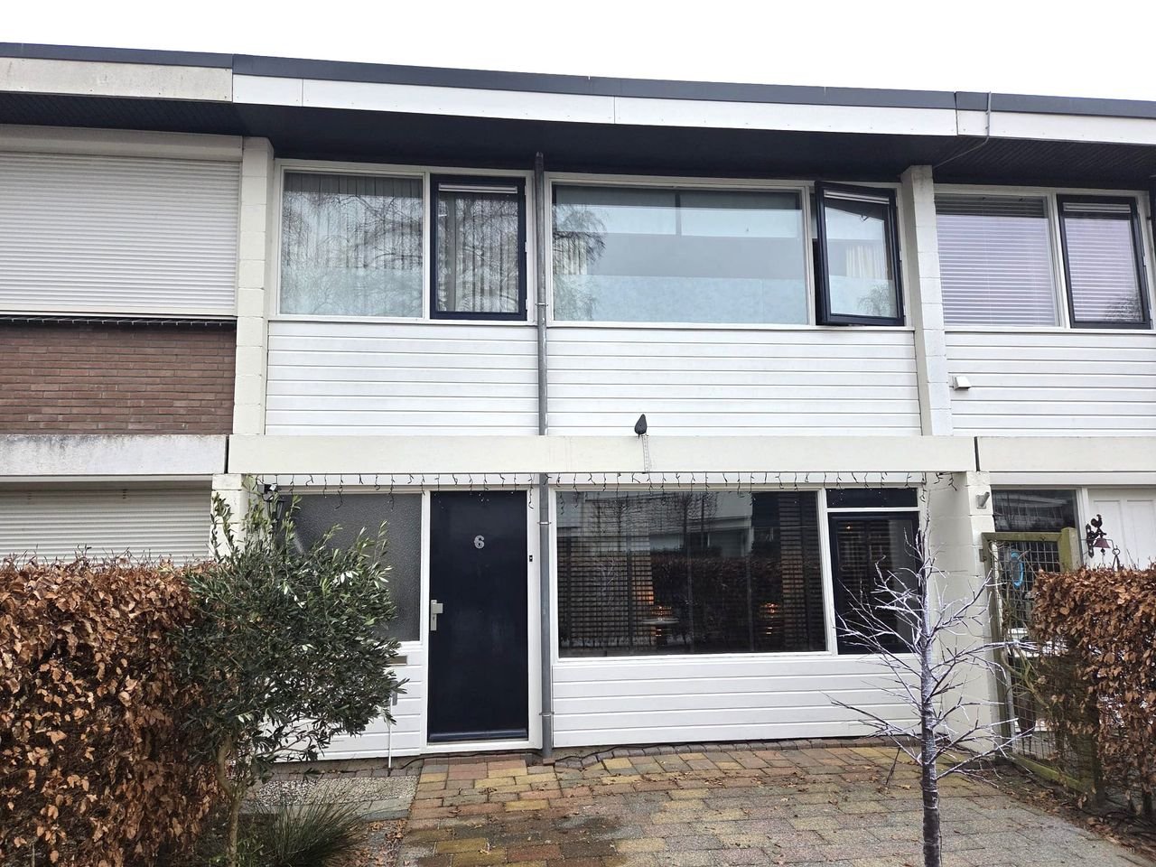 Spacious family home bordering green space in Emmen - Image 1