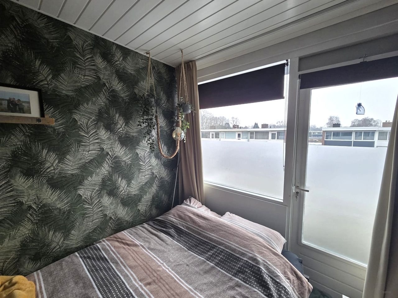 Spacious family home bordering green space in Emmen - Image 12