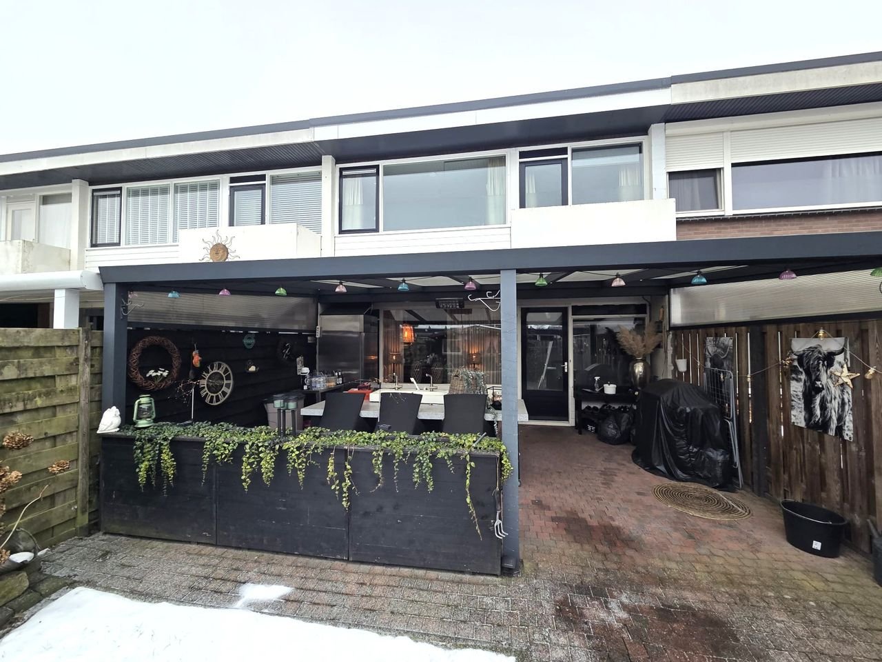 Spacious family home bordering green space in Emmen - Image 16