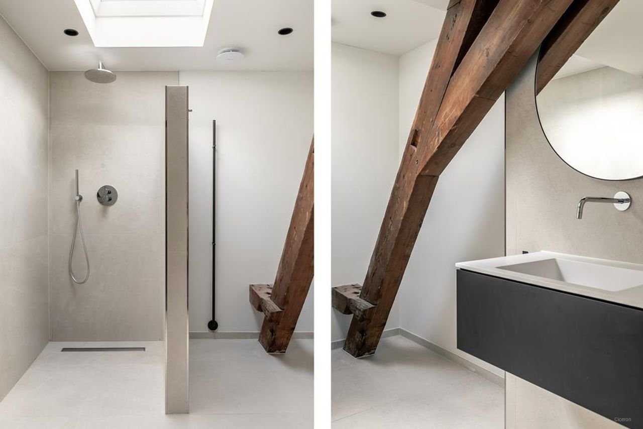 Luxurious monumental apartment with canal view - Image 19