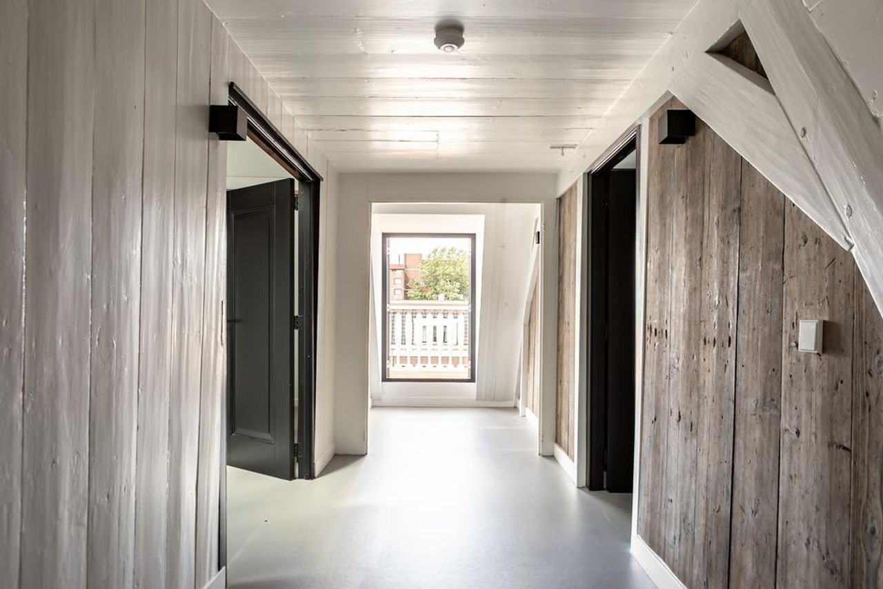 Luxurious monumental apartment with canal view - Image 22