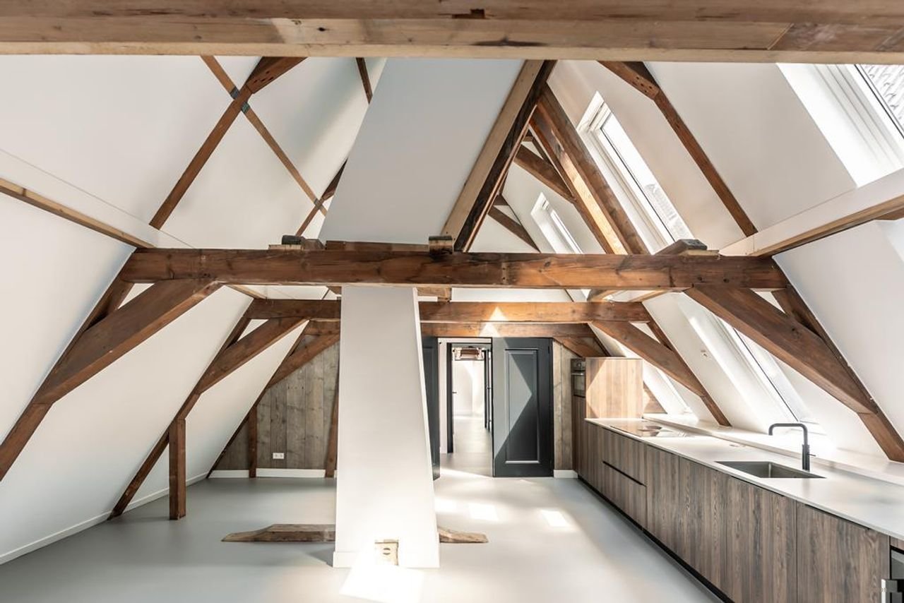 Luxurious monumental apartment with canal view - Image 3