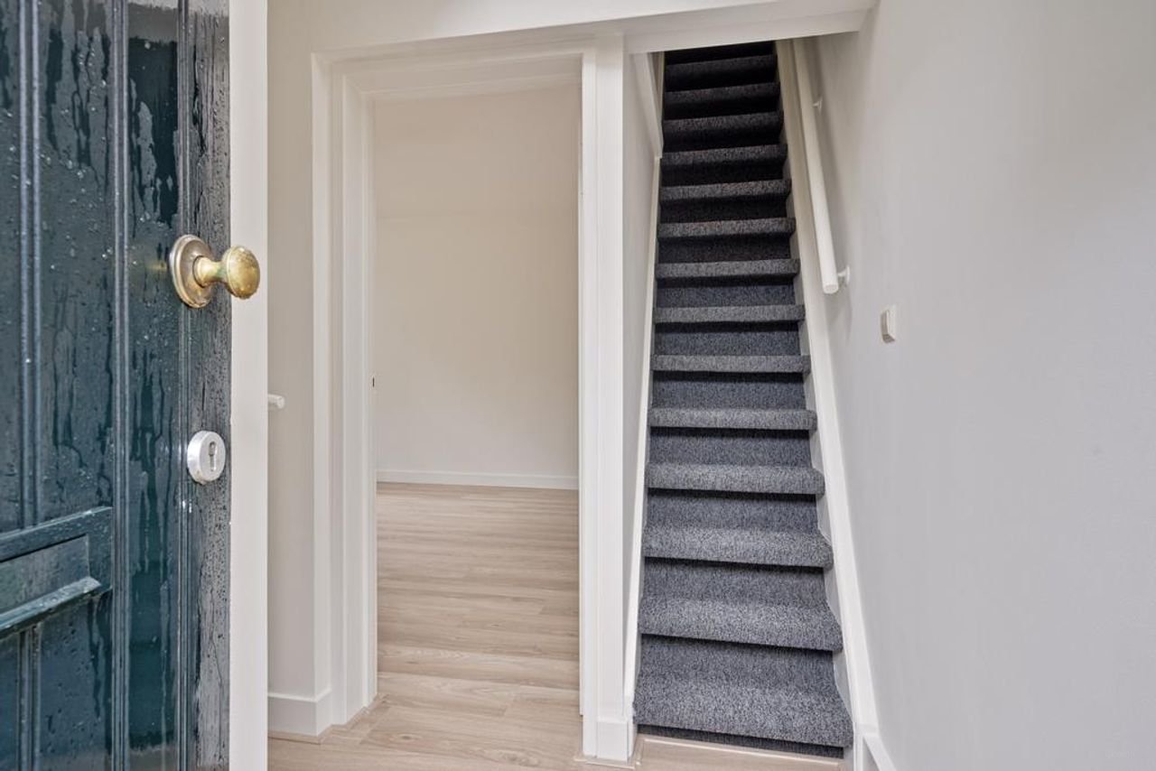 Renovated almshouse for seniors - Image 5