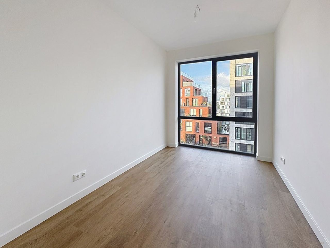 Corner apartment with views in Hyde Park - Image 6