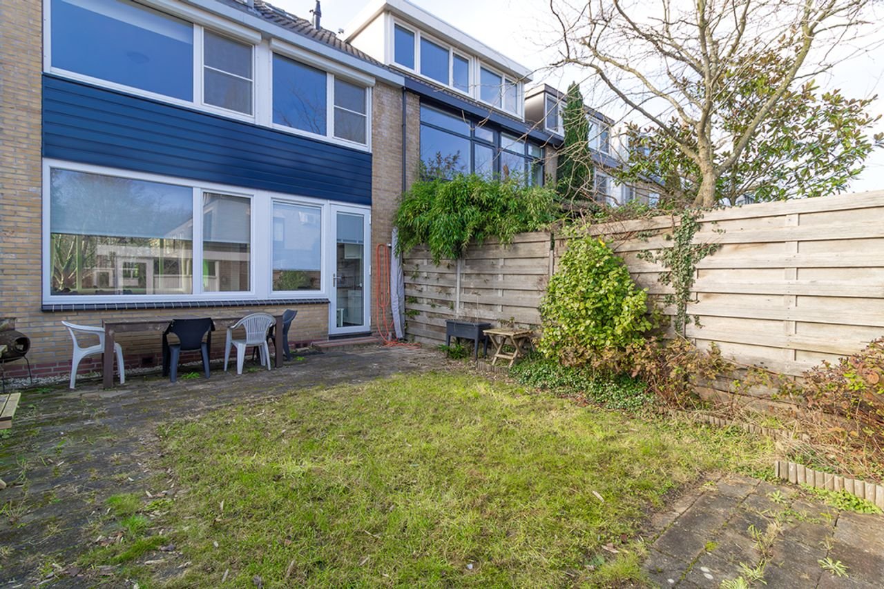 Bright corner house of 108m² in Amstelveen - Image 15