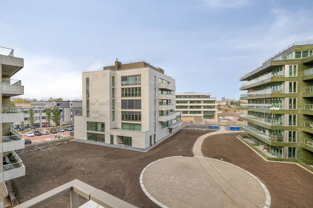 Nieuwbouw in Noord: 3 kamers & ruim balkon - Afbeelding 1