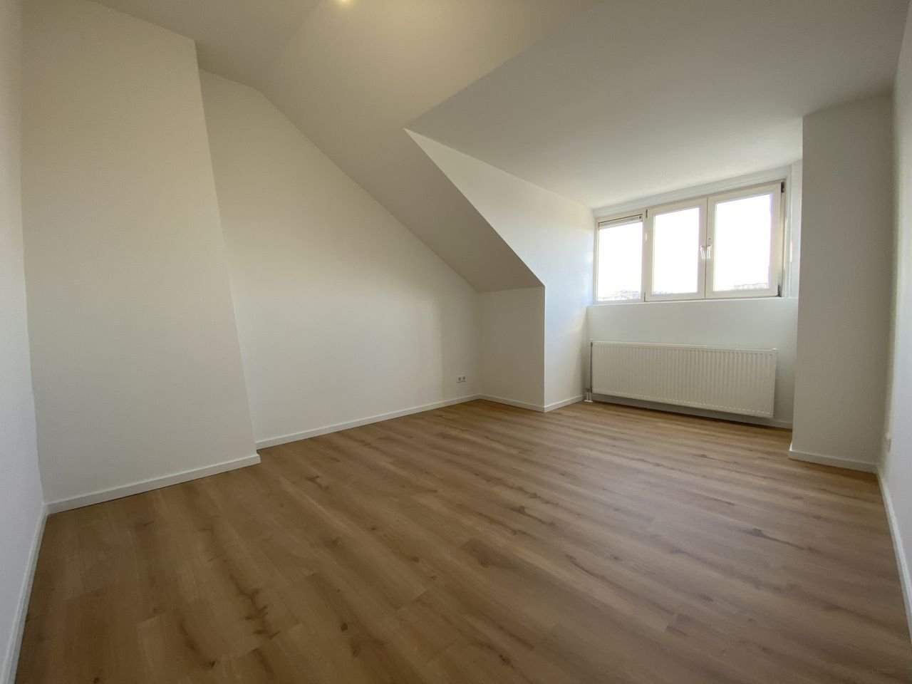 Gerenoveerd dubbel bovenhuis aan de kade - Afbeelding 19