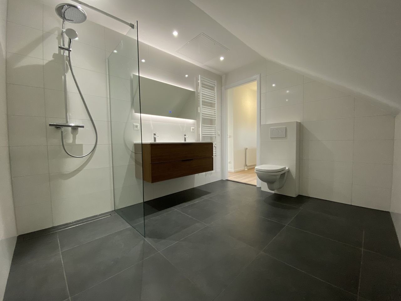 Gerenoveerd dubbel bovenhuis aan de kade - Afbeelding 20