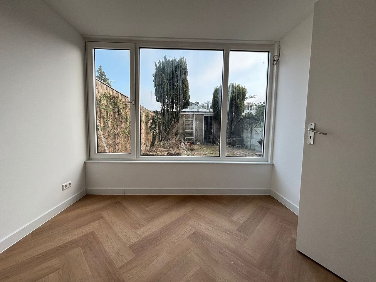 Gerenoveerde benedenwoning met tuin - Afbeelding 9