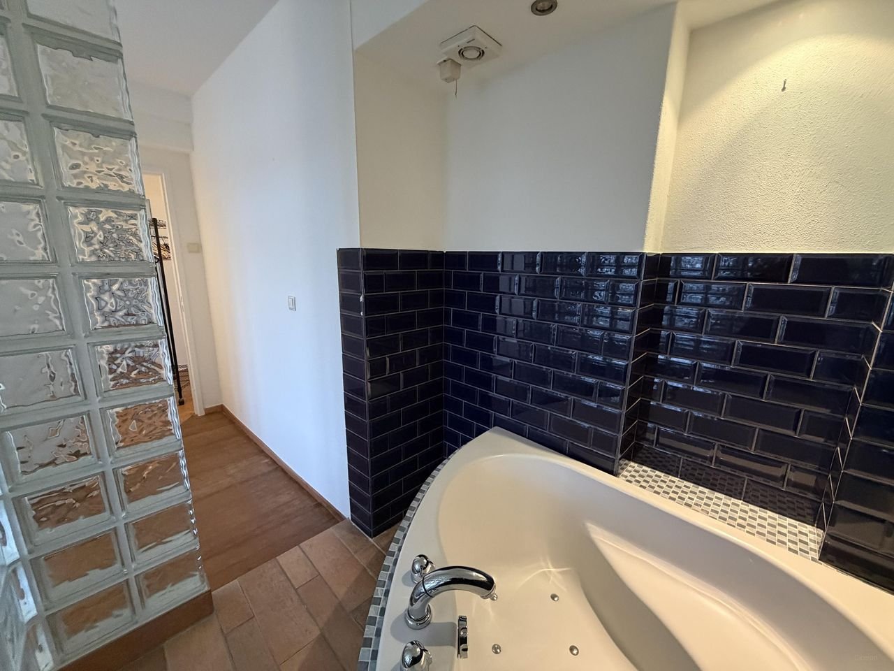 Licht 3-kamer appartement met twee balkons - Afbeelding 32