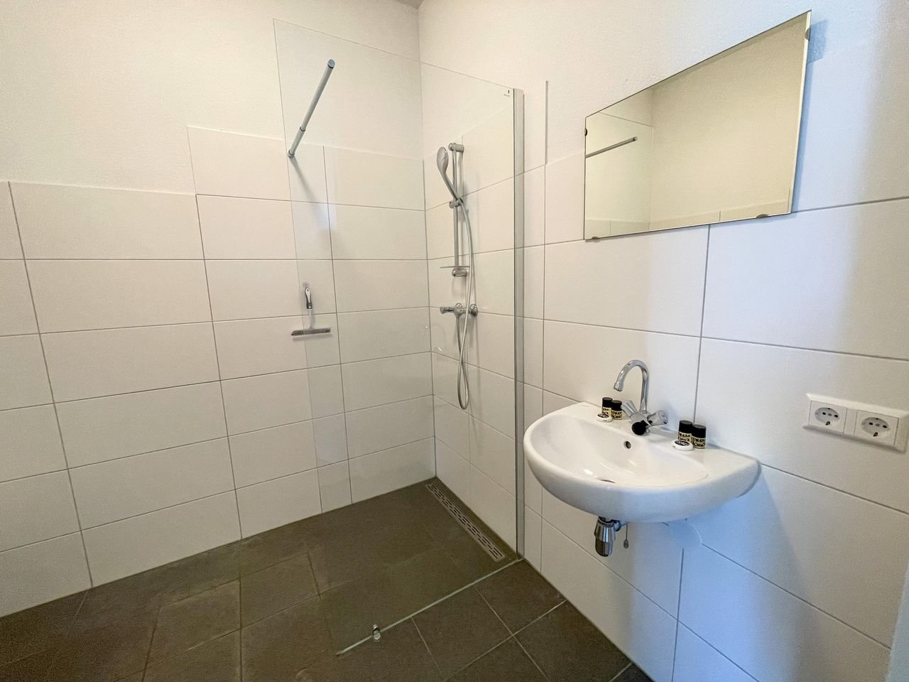 Gemeubileerde woning met tuin bij NDSM - Afbeelding 15