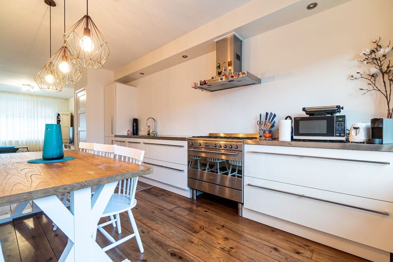 Licht hoekappartement met twee balkons in West - Afbeelding 2