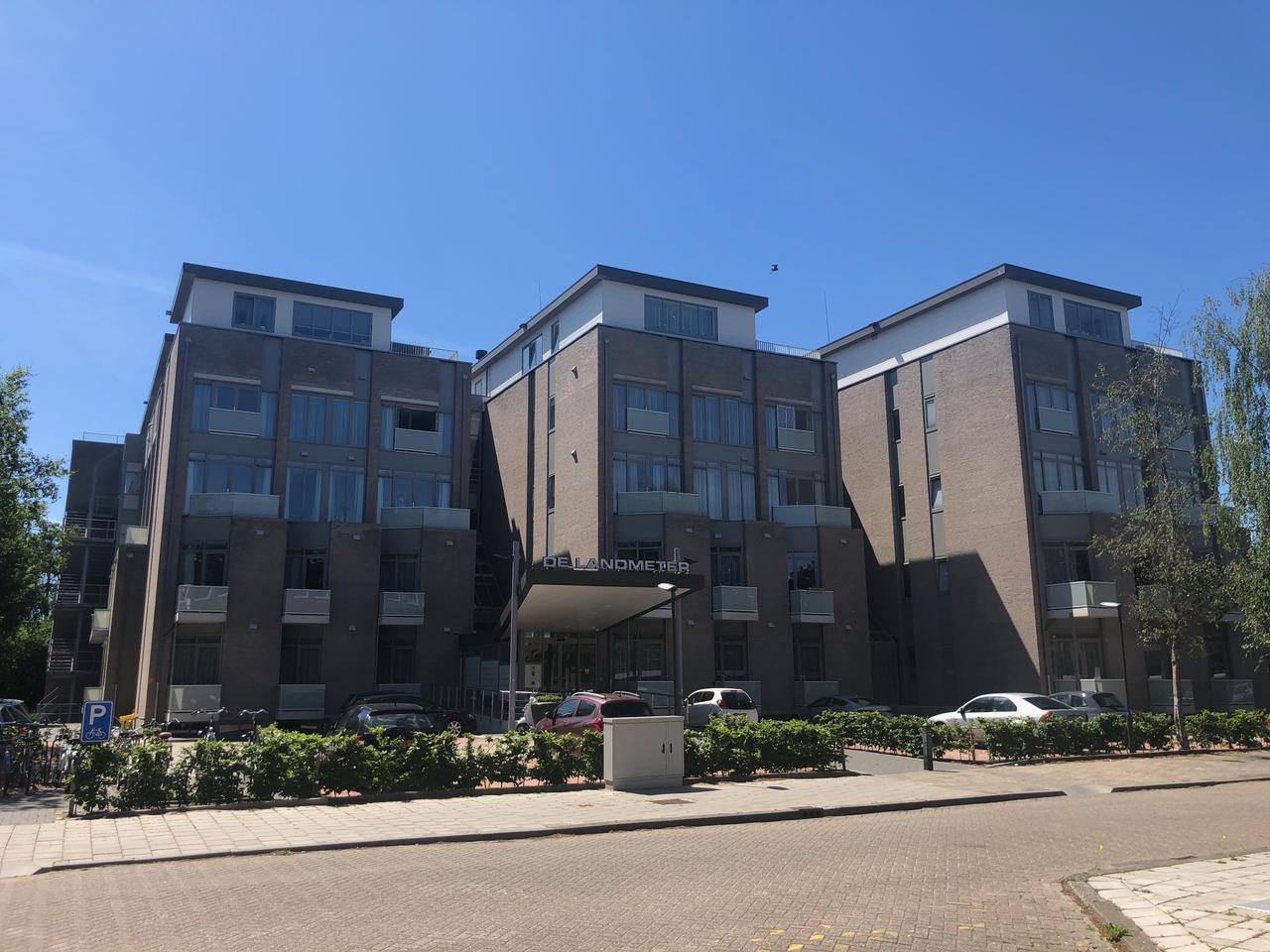 1-bedroom apartment with balcony in Alkmaar - Image 1