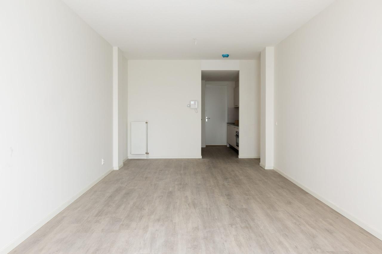 1-bedroom apartment with balcony in Alkmaar - Image 4
