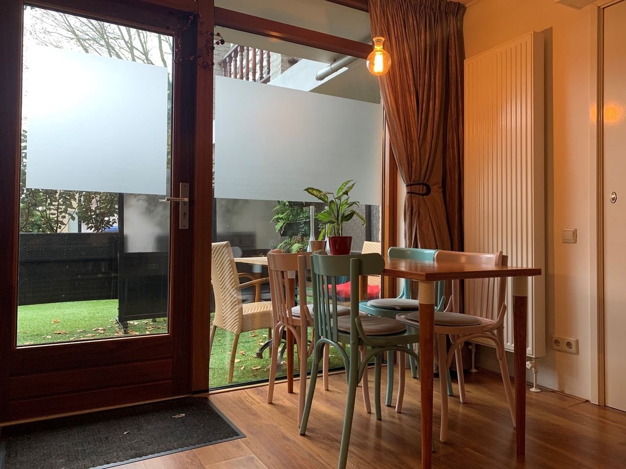 Gemeubileerde benedenwoning met tuin - Afbeelding 3