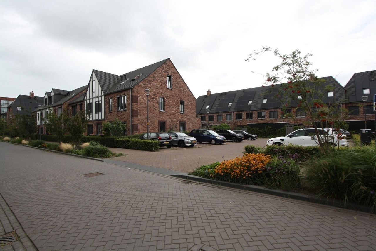 Spacious home (140m²) in Waddinxveen - Image 26