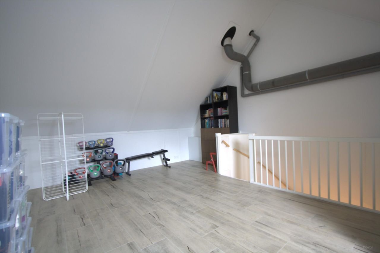 Spacious home (140m²) in Waddinxveen - Image 17